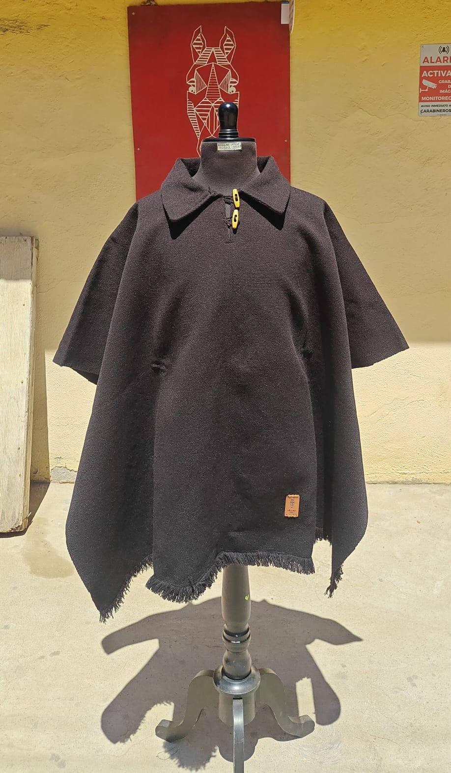 Poncho de adulto con cuello — imagen 1