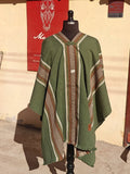 Poncho de adulto tradicional con corbatín — imagen 1