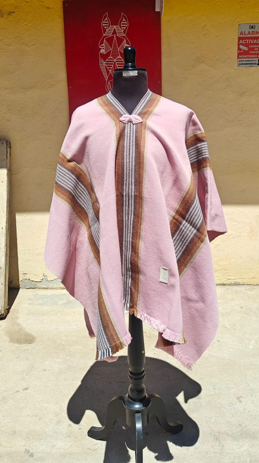 Poncho de adulto tradicional con corbatín — imagen 6